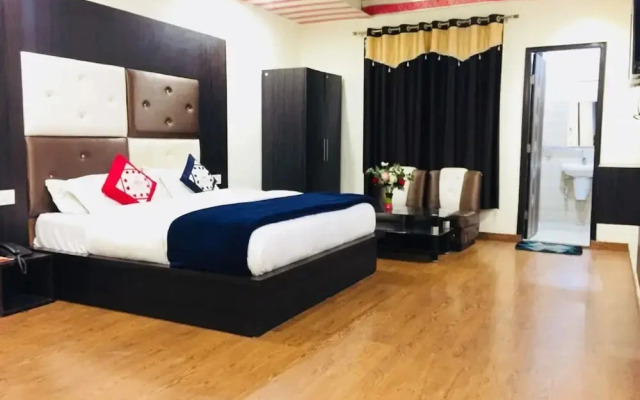 Hotel Dalhousie Grand