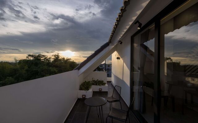 Charm Champion Villa Hoian
