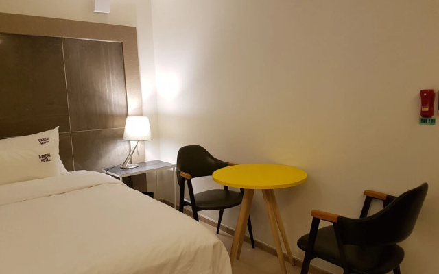 Busan Station Bandal Hotel