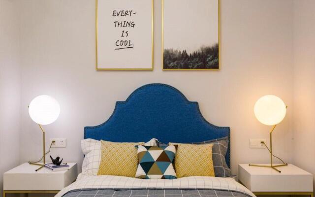 Wuhan Wuchang·Qunxingcheng Square · Locals Apartment 00121920