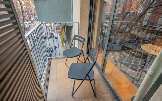 Modern and bright apartment in Eixample 2-2