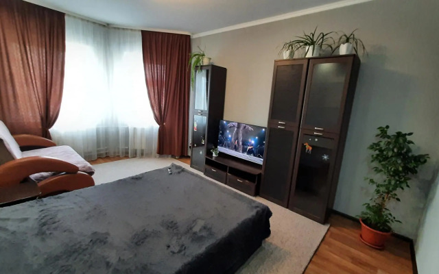 Апартаменты на улице Нововартовская 4