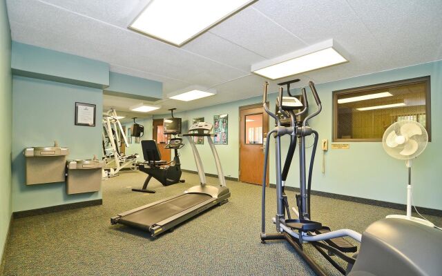 Отель Black River Falls