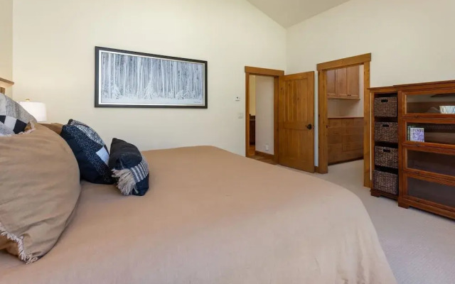 43 Thackwell 3 Bedroom Condo