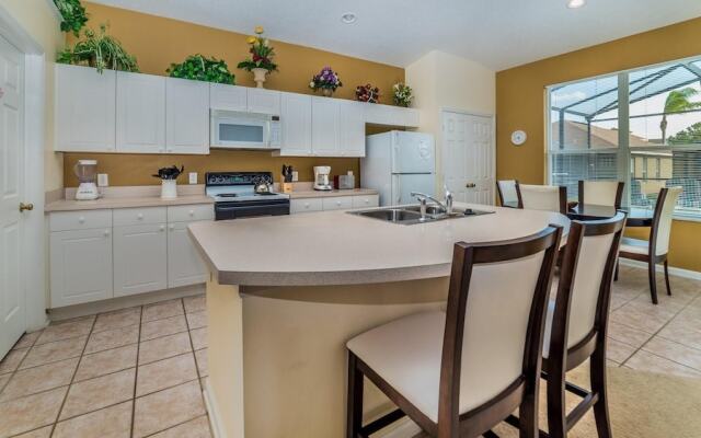 8147 fan Palm way