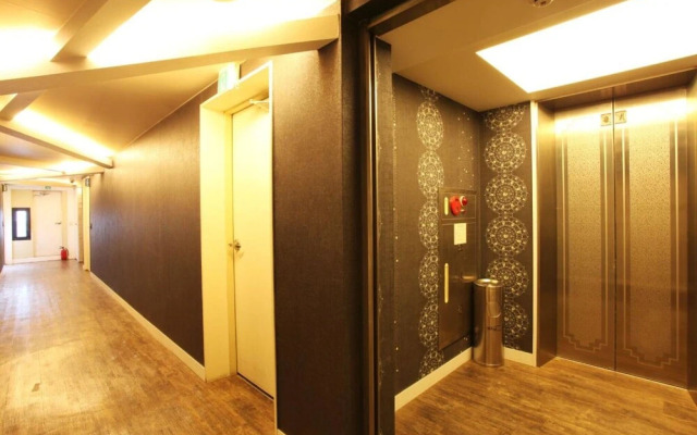 Yeongdeungpo The Moon Hotel