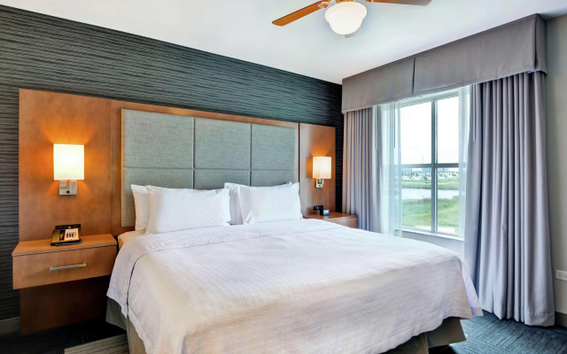 Homewood Suites by Hilton TechRidge Parmer @ I-35