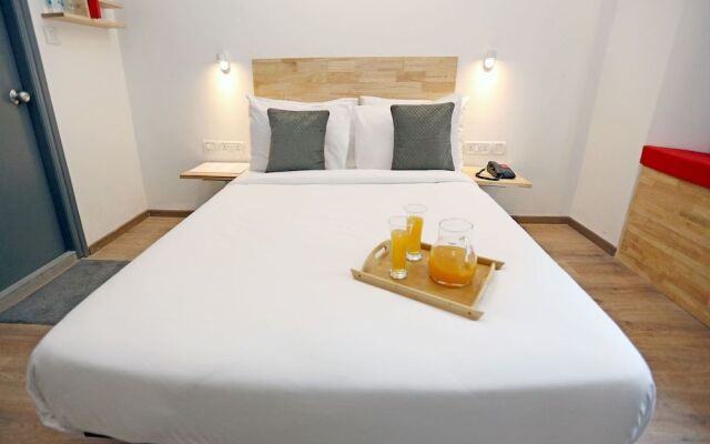 OYO Townhouse 017 HUDA City Center