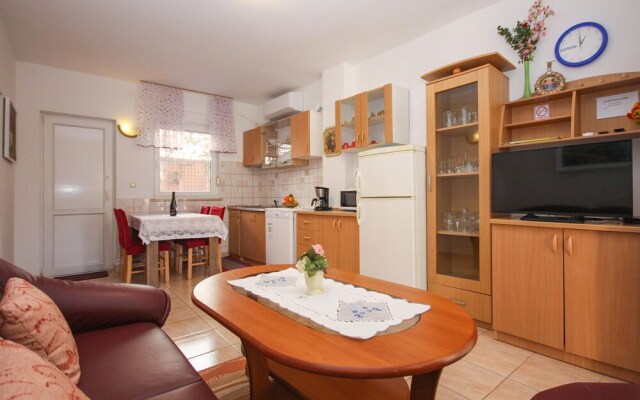 Amazing Apartment in Medulin With 1 Bedrooms and Wifi