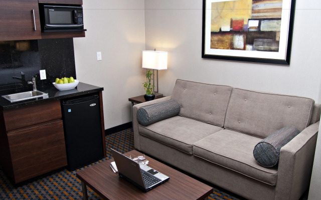 Holiday Inn Express Pembroke by IHG