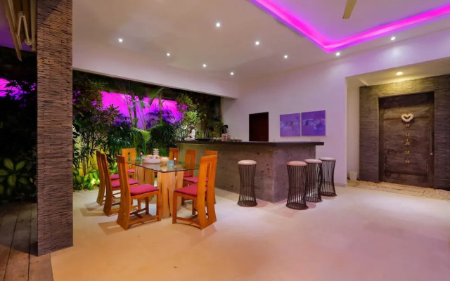 Elegant Private Villa, 3 BR, Seminyak With Staff