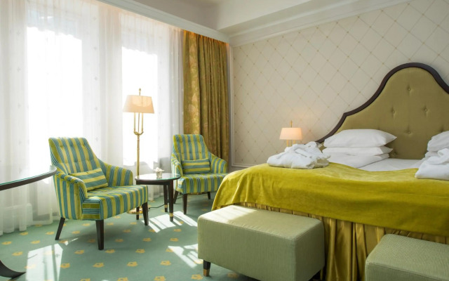 Hotel Bristol