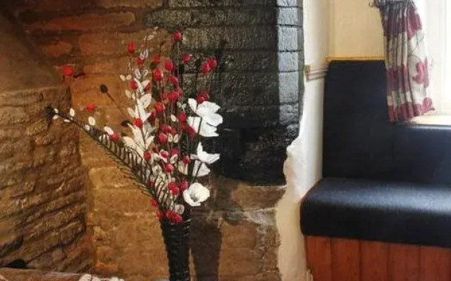 The Crown & Sceptre