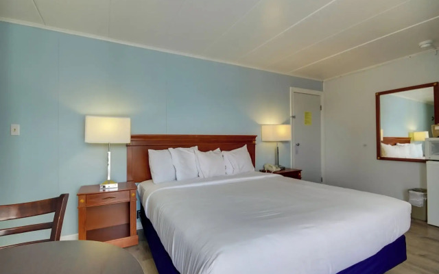 Rideau Oceanfront Motel