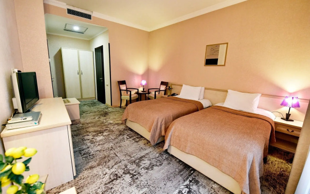 Hotel Sharden