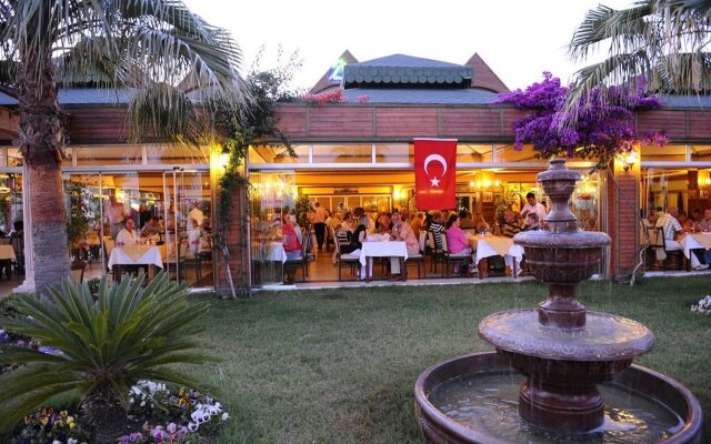 Oz Hotels İncekum Beach Resort