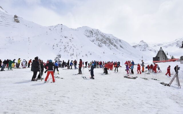 Lake View Chalet in Tignes near Ski Area