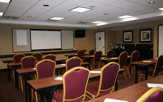 Hampton Inn & Suites Peru