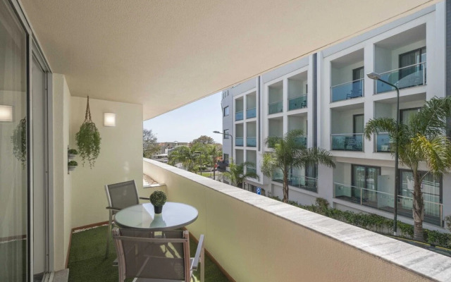 Apartment With sea View - Varandas do Lido I