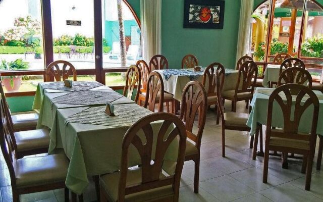 La Posada de Lobo Hotel & Suites