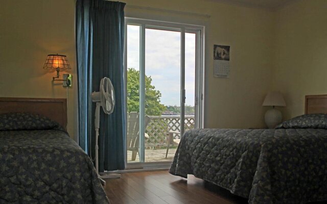 Topmast Motel