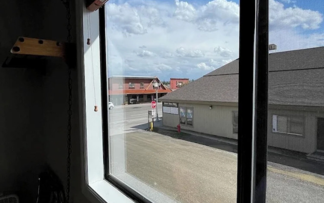 Ho Hum Motel