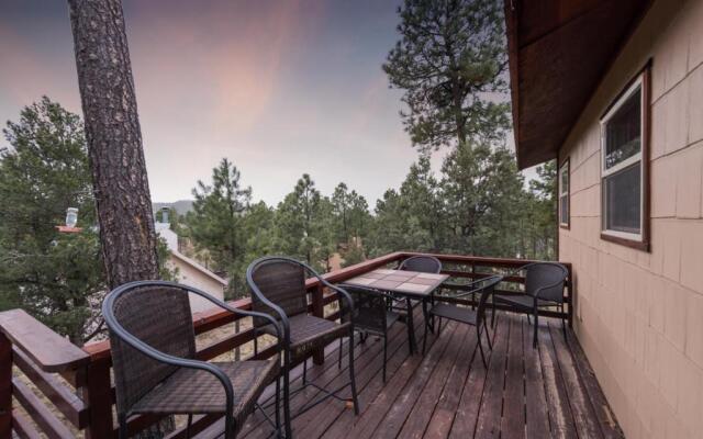 Fox Hollow Condo #08, 2 Bedrooms, Sleeps 6, Wood Stove, Barbecue