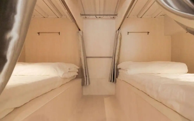 GOLDEN GUEST HOUSE HAKATA - Hostel