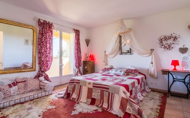 Luxurious Villa With Internet and Private Swimming Pool, Near Grasse