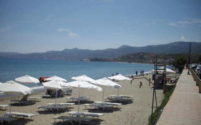 Anna in front of the sea Apartment