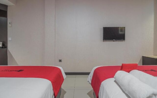 RedDoorz Plus near Harbour Bay Mall Batam