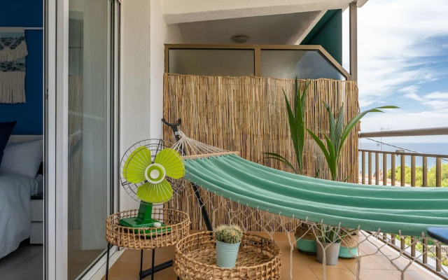 Your Retro Beach Front Hideaway in Salou