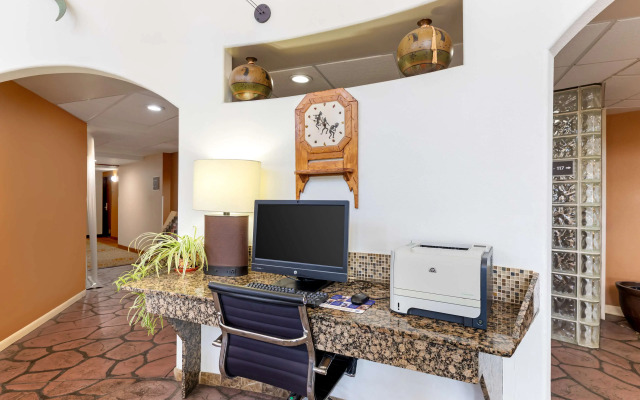 Best Western Kiva Inn