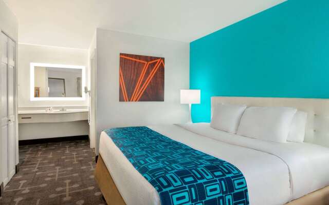 Howard Johnson by Wyndham Chattanooga Lookout Mountain I-24