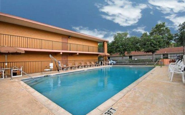 Quality Inn near Blue Spring