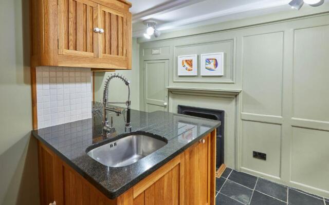 Host Stay Henderson House