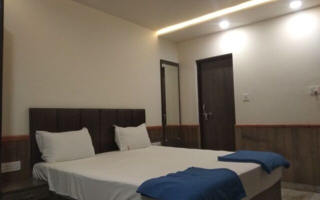 JK Rooms 111 Hotel Shivala