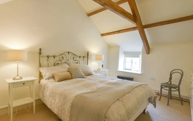 3 Newhall Green