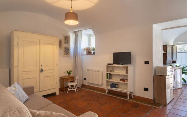 Apartment Adelasia Cisano sul Neva