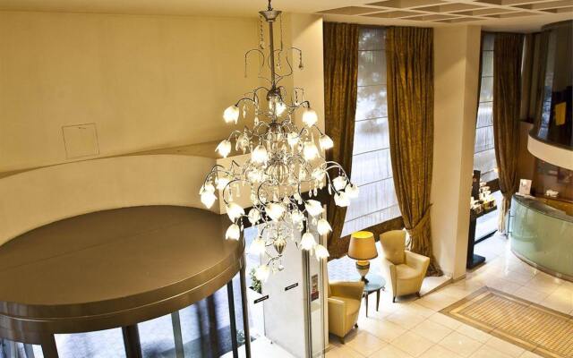 Golden City Hotel