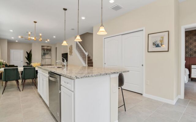 5 Bed 5 Ba Solterra Villa with Pool & Spa