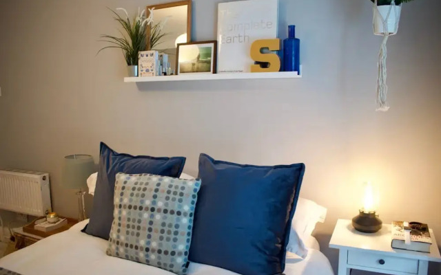 Central, Garden Flat, Sleeps 4, Perfect Location