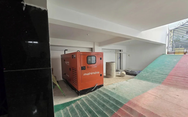 Om Sri Vigneshwara Palani Grand Hotel