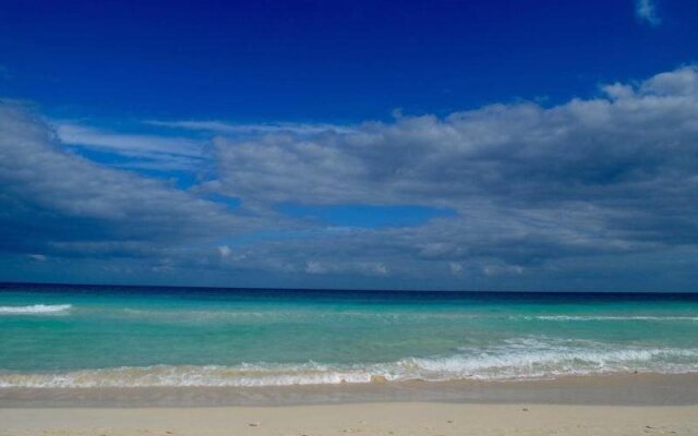 Hemingway Romantic Resort