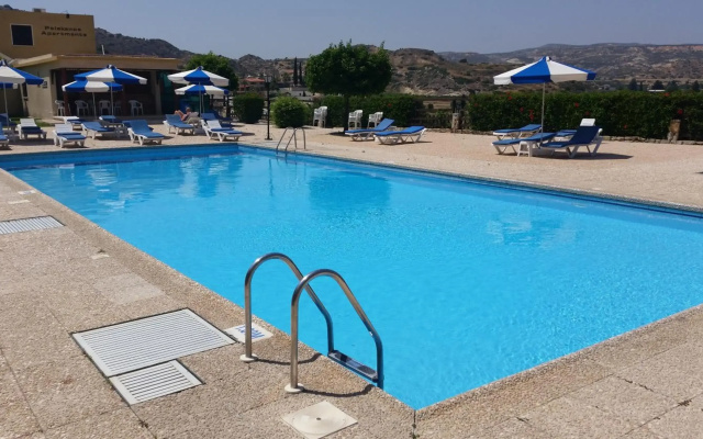 Pelekanos Apartments