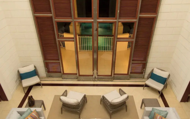 Villa Hall