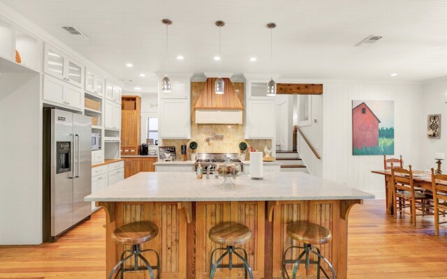 New Braunfels' #1 Getaway