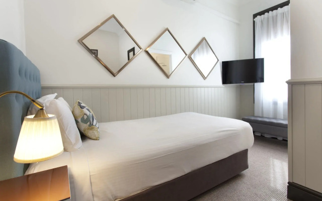 Cremorne Point Manor