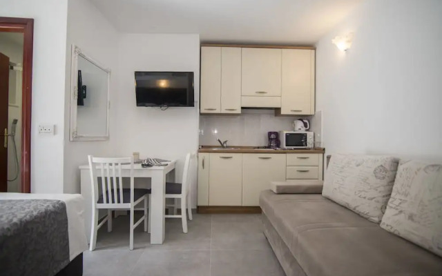 Apartments and Rooms Kapulica