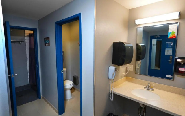 HI Los Angeles Santa Monica Hostel